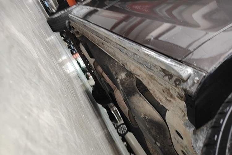 Used Buick GL8 2023 Land Executive Class 652T Luxury Model Right Side Sill