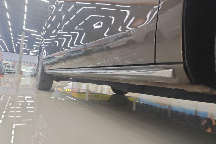 Used Buick GL8 2023 Land Executive Class Smart Enjoyment Model Right Side Sill
