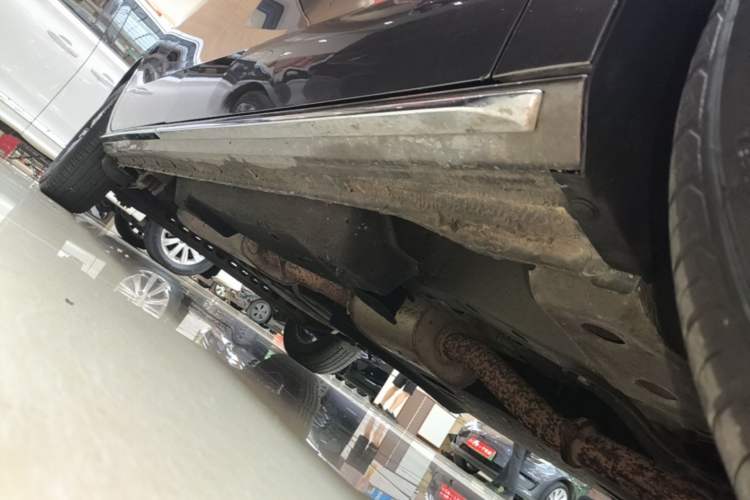 Used Buick GL8 2023 Land Executive Class 652T Luxury Model Right Side Sill