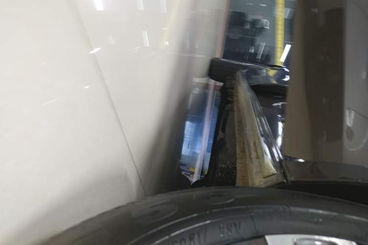 Used Buick GL8 2023 Land Executive Class Smart Enjoyment Model Right Side Sill