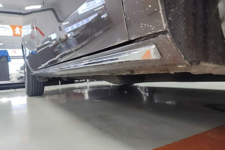 Used Buick GL8 2023 Land Business Class Smart Deluxe Model Right Side Sill
