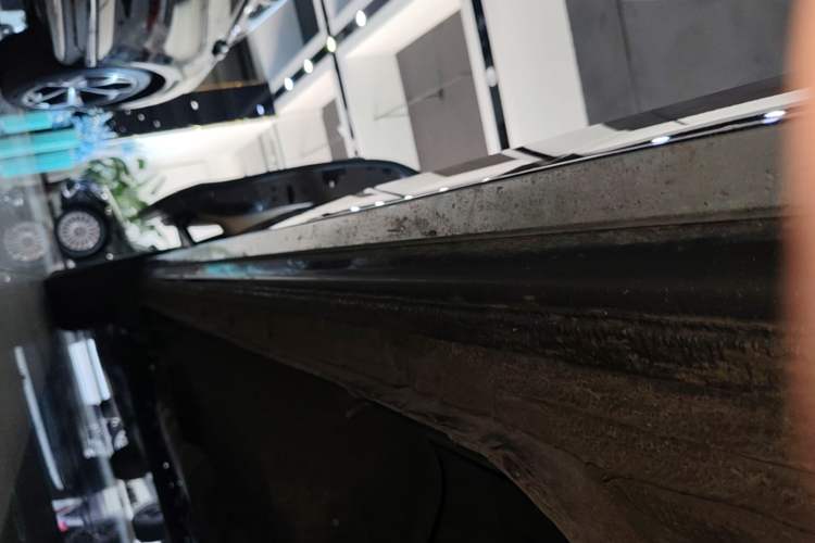 Used Buick GL8 2023 Facelifted Land Cruiser Executive Luxury Version Right Side Sill