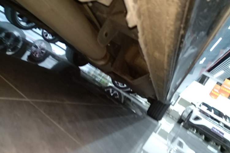 Used Buick GL8 2023 Facelifted Land Cruiser Executive Luxury Version Right Side Sill