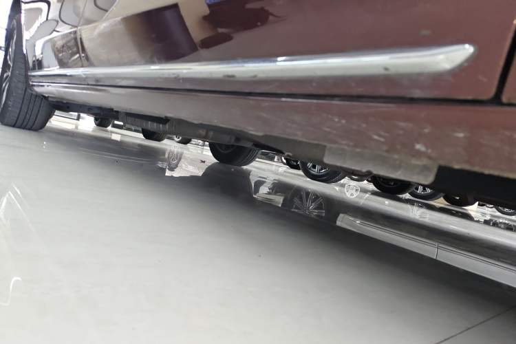 Used Buick GL8 2023 ES Lu Zun Deluxe Model Right Side Sill