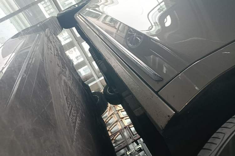 Used Buick GL8 2023 ES Lu Zun Comfort Model Right Side Sill