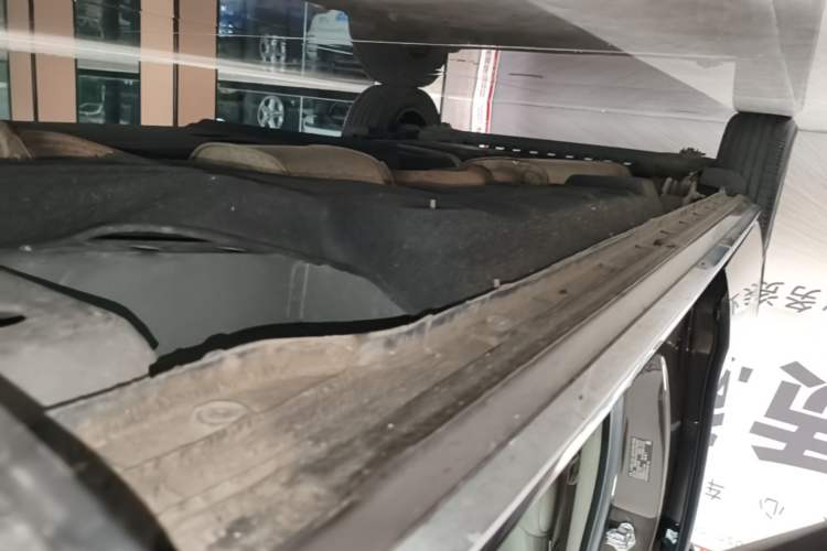 Used Buick GL8 2023 Land Executive Class Smart Enjoyment Model Right Side Sill