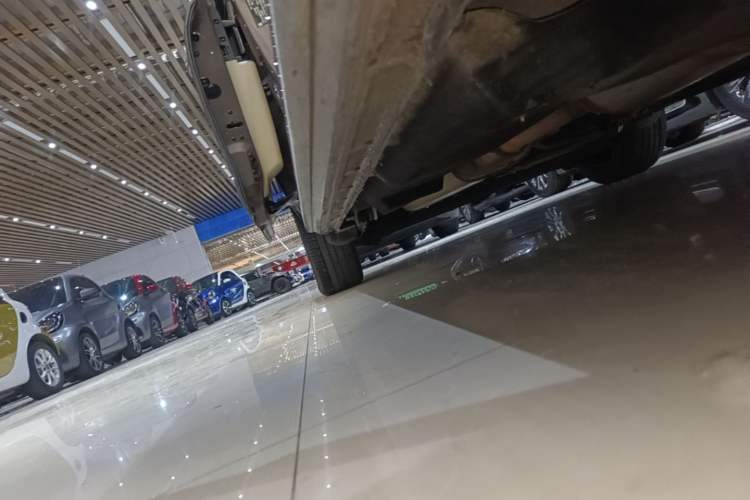 Used Buick GL8 2023 Facelifted Land Cruiser Executive Luxury Version Right Side Sill