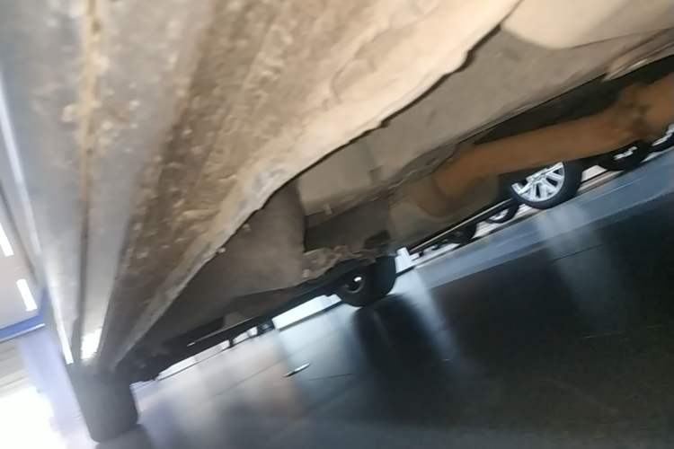 Used Buick GL8 2023 Land Executive Class Comfort Model Right Side Sill