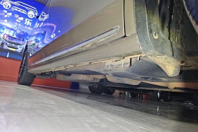 Used Buick GL8 2023 ES Lu Zun Deluxe Model Right Side Sill