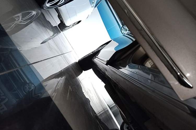 Used Buick GL8 2023 ES Lu Zun Luxury Edition and Yue Version Right Side Sill