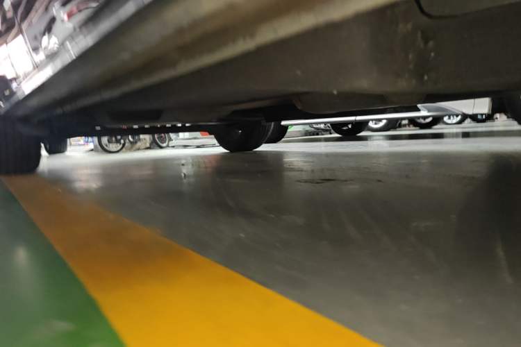 Used Buick GL8 2023 Land Executive Class Comfort Model Right Side Sill