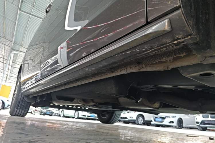 Used Buick GL8 2023 Land Executive Class 652T Luxury Model Right Side Sill