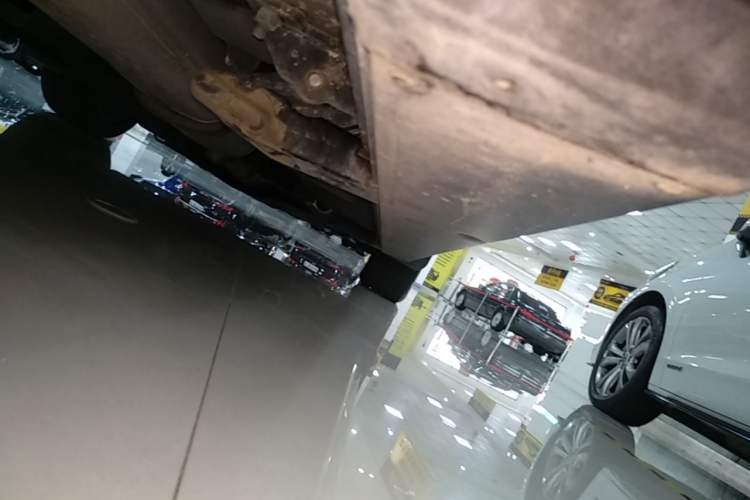 Used Buick GL8 2023 Facelifted Land Cruiser Executive Luxury Version Right Side Sill