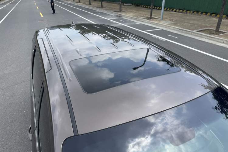 Used Buick GL8 2023 Land Executive Class 652T Luxury Model Roof