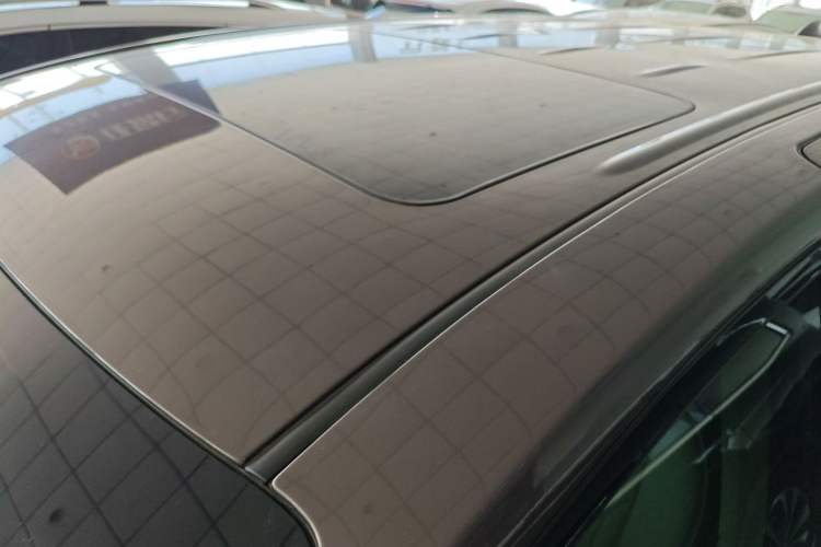 Used Buick GL8 2023 Facelifted Land Cruiser Executive Luxury Version Roof