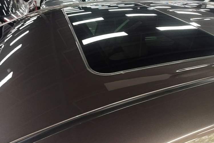 Used Buick GL8 2023 Land Executive Class Deluxe Model Roof
