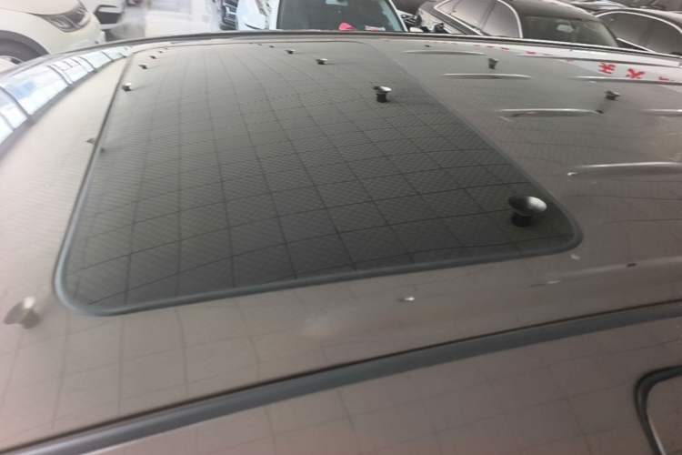 Used Buick GL8 2023 Facelifted Land Cruiser Executive Luxury Version Roof