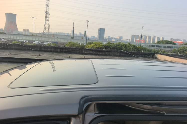 Used Buick GL8 2023 Facelifted Land Cruiser Executive Luxury Version Roof