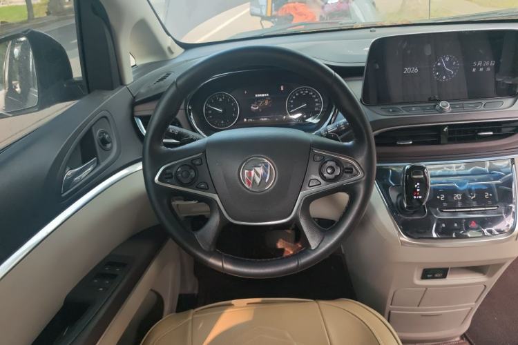 Used Buick GL8 2023 Facelifted Land Cruiser Executive Luxury Version Steering Wheel