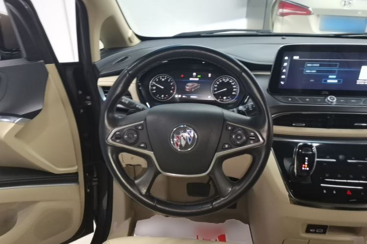 Used Buick GL8 2023 Facelifted Land Cruiser Executive Luxury Version Steering Wheel