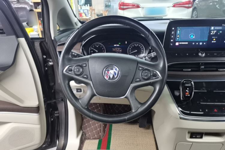 Used Buick GL8 2023 Land Executive Class Deluxe Model Steering Wheel