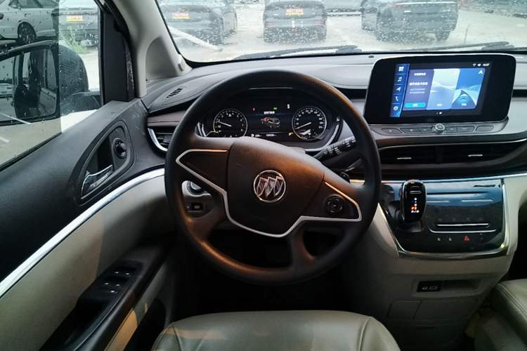 Used Buick GL8 2023 Land Executive Class Comfort Model Steering Wheel