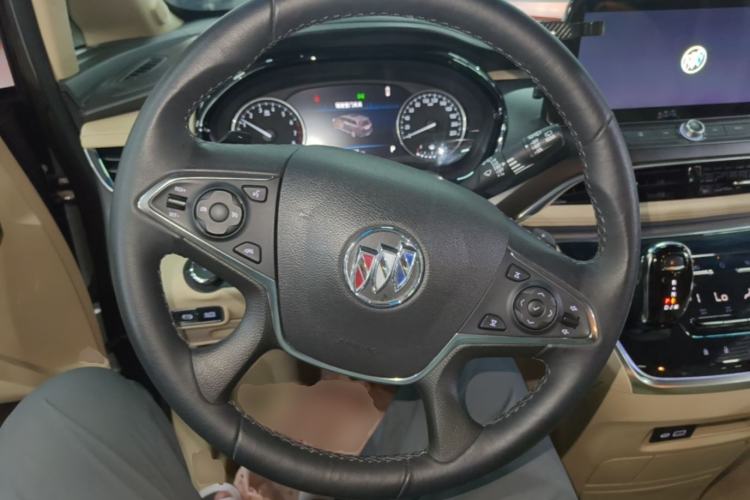 Used Buick GL8 2023 Land Executive Class Deluxe Model Steering Wheel