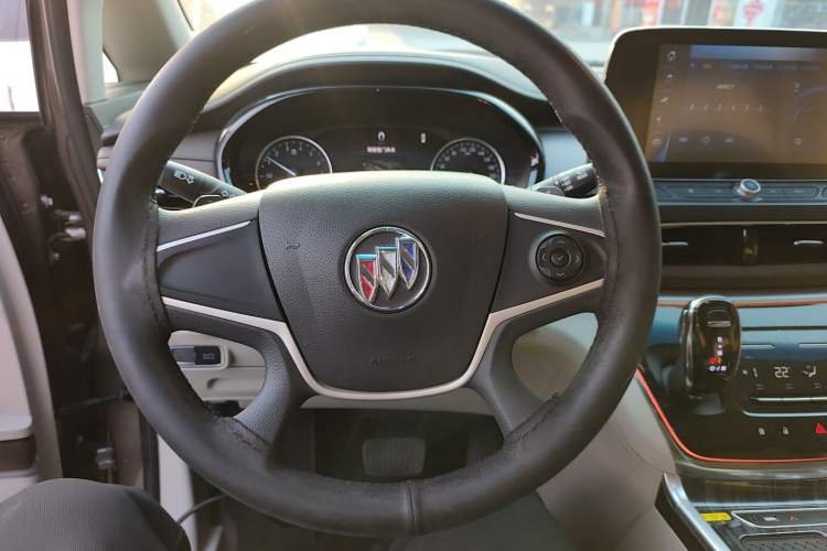 Used Buick GL8 2023 Land Executive Class Comfort Model Steering Wheel