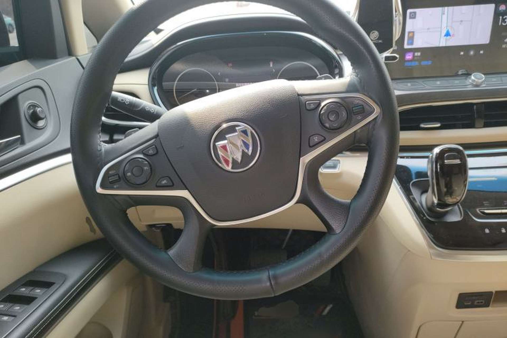 Used Buick GL8 2023 Facelifted Land Cruiser Executive Luxury Version Steering Wheel