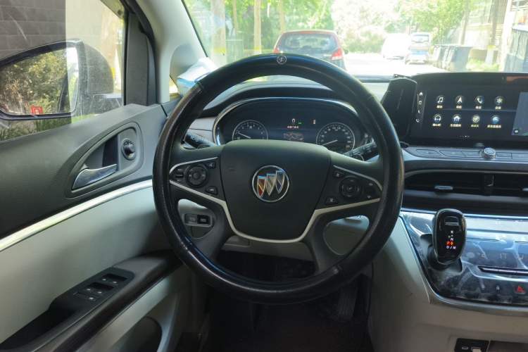Used Buick GL8 2023 Land Executive Class Smart Enjoyment Model Steering Wheel