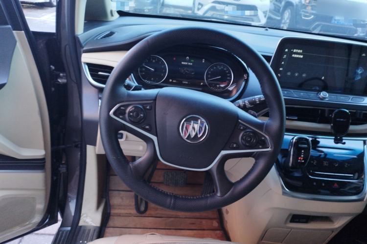 Used Buick GL8 2023 Facelifted Land Cruiser Executive Luxury Version Steering Wheel