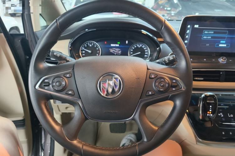 Used Buick GL8 2023 Facelifted Land Cruiser Executive Luxury Version Steering Wheel