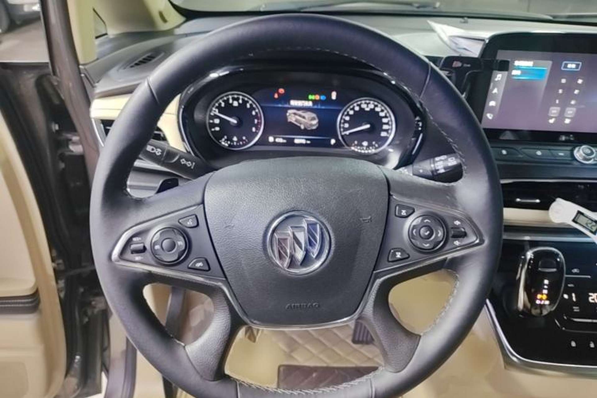 Used Buick GL8 2023 Land Executive Class Deluxe Model Steering Wheel