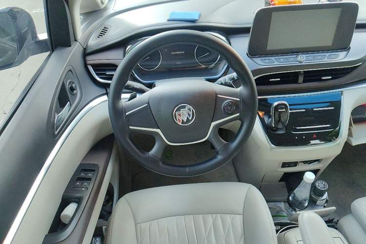 Used Buick GL8 2023 Land Executive Class Comfort Model Steering Wheel
