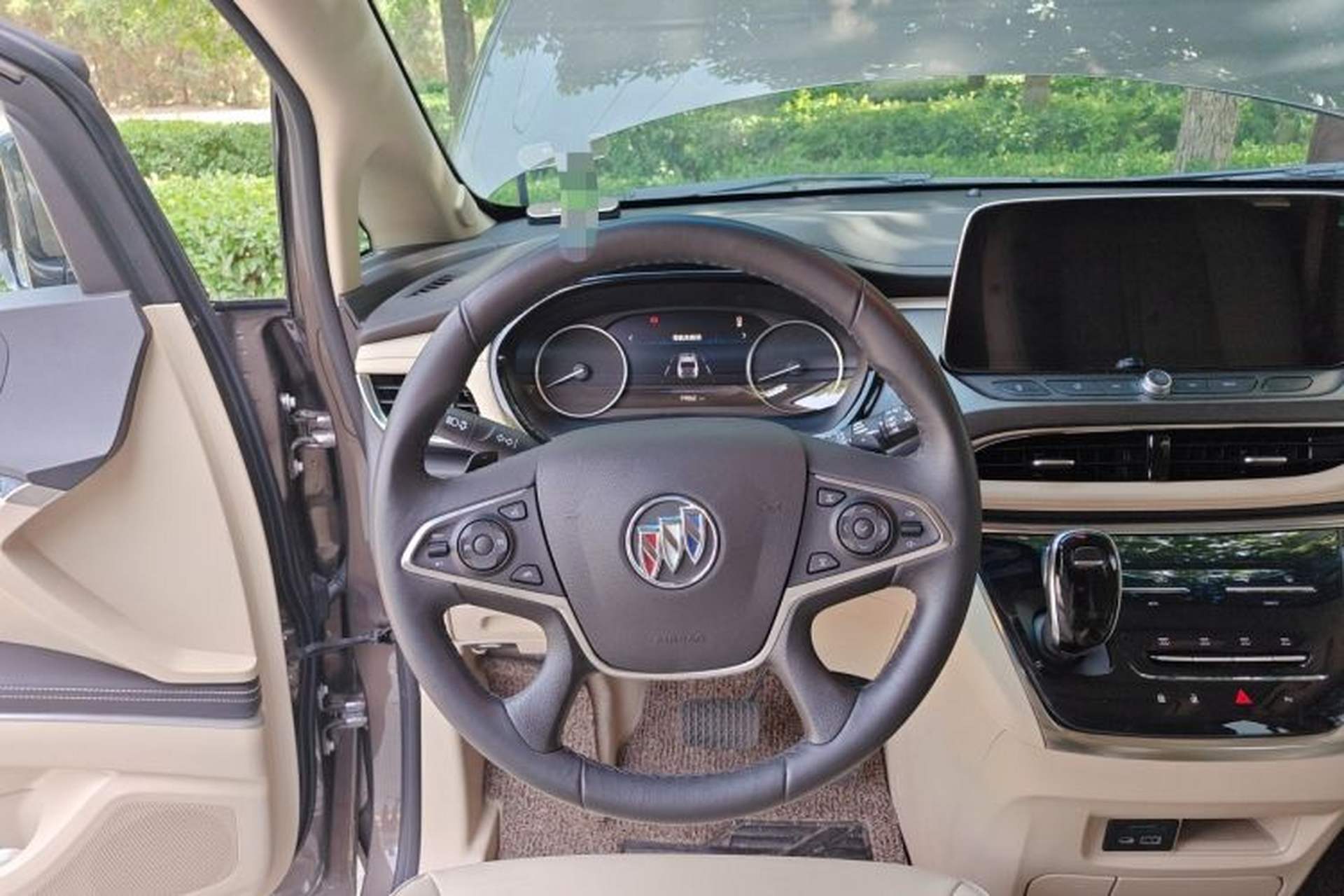 Used Buick GL8 2023 Facelifted Land Cruiser Executive Luxury Version Steering Wheel