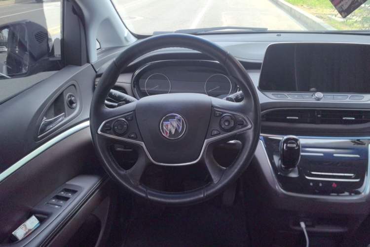 Used Buick GL8 2023 Land Executive Class 652T Luxury Model Steering Wheel