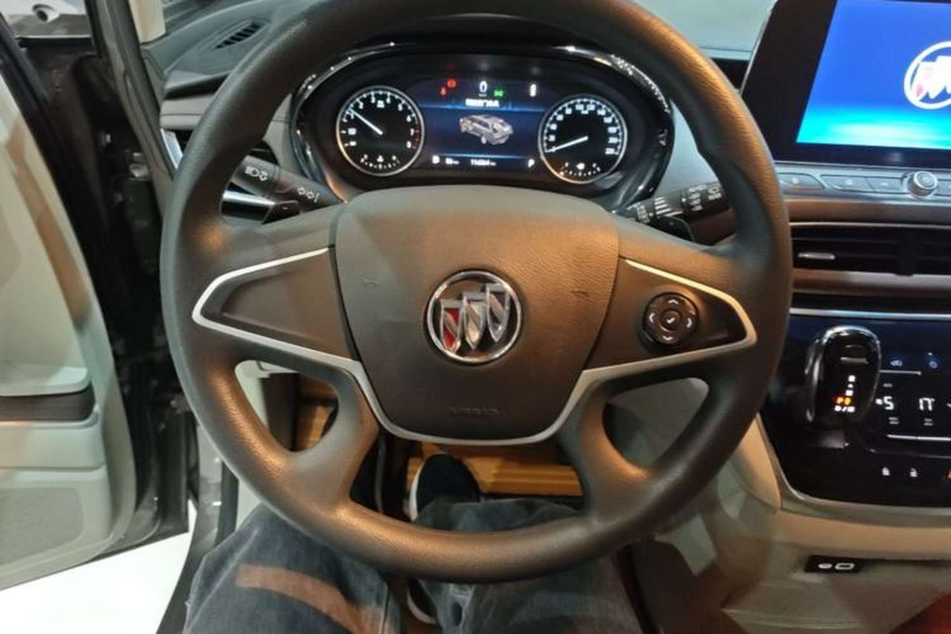 Used Buick GL8 2023 Land Executive Class Comfort Model Steering Wheel