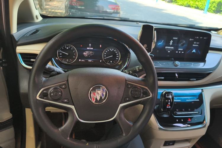 Used Buick GL8 2023 Facelifted Land Cruiser Executive Luxury Version Steering Wheel