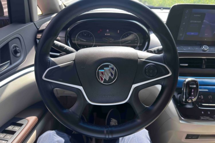 Used Buick GL8 2023 Land Executive Class Comfort Model Steering Wheel