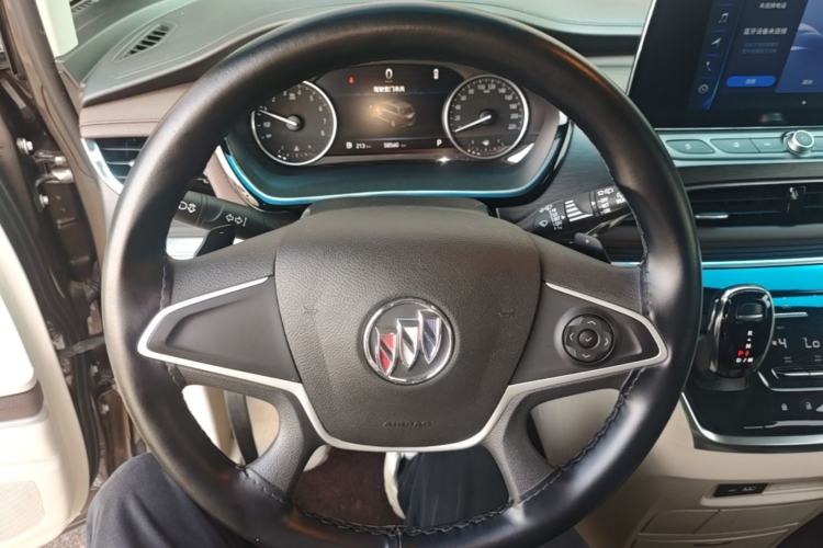 Used Buick GL8 2023 Land Executive Class Comfort Model Steering Wheel