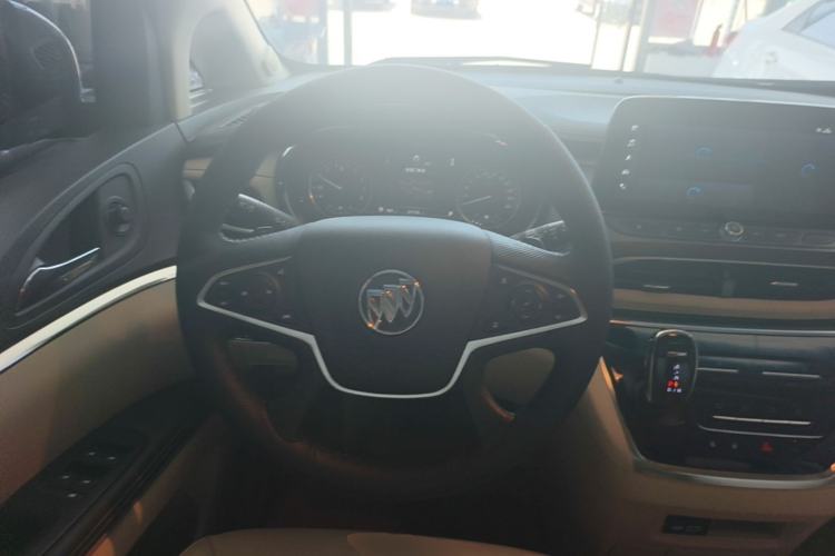 Used Buick GL8 2023 Facelifted Land Cruiser Executive Luxury Version Steering Wheel