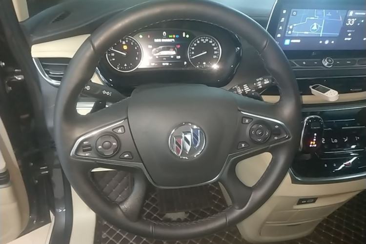 Used Buick GL8 2023 Facelifted Land Cruiser Executive Luxury Version Steering Wheel