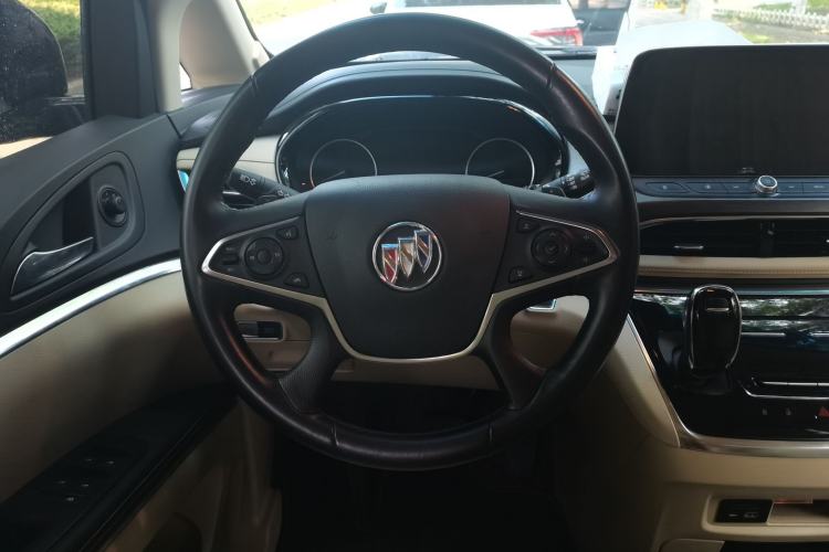 Used Buick GL8 2023 Facelifted Land Cruiser Executive Luxury Version Steering Wheel