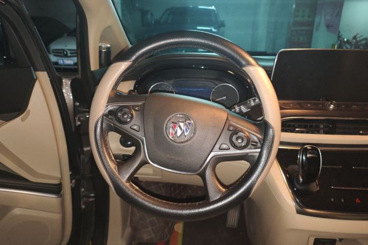 Used Buick GL8 2023 Facelifted Land Cruiser Executive Luxury Version Steering Wheel