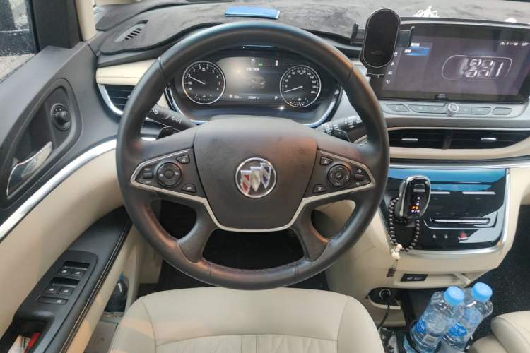 Used Buick GL8 2023 Facelifted Land Cruiser Executive Luxury Version Steering Wheel