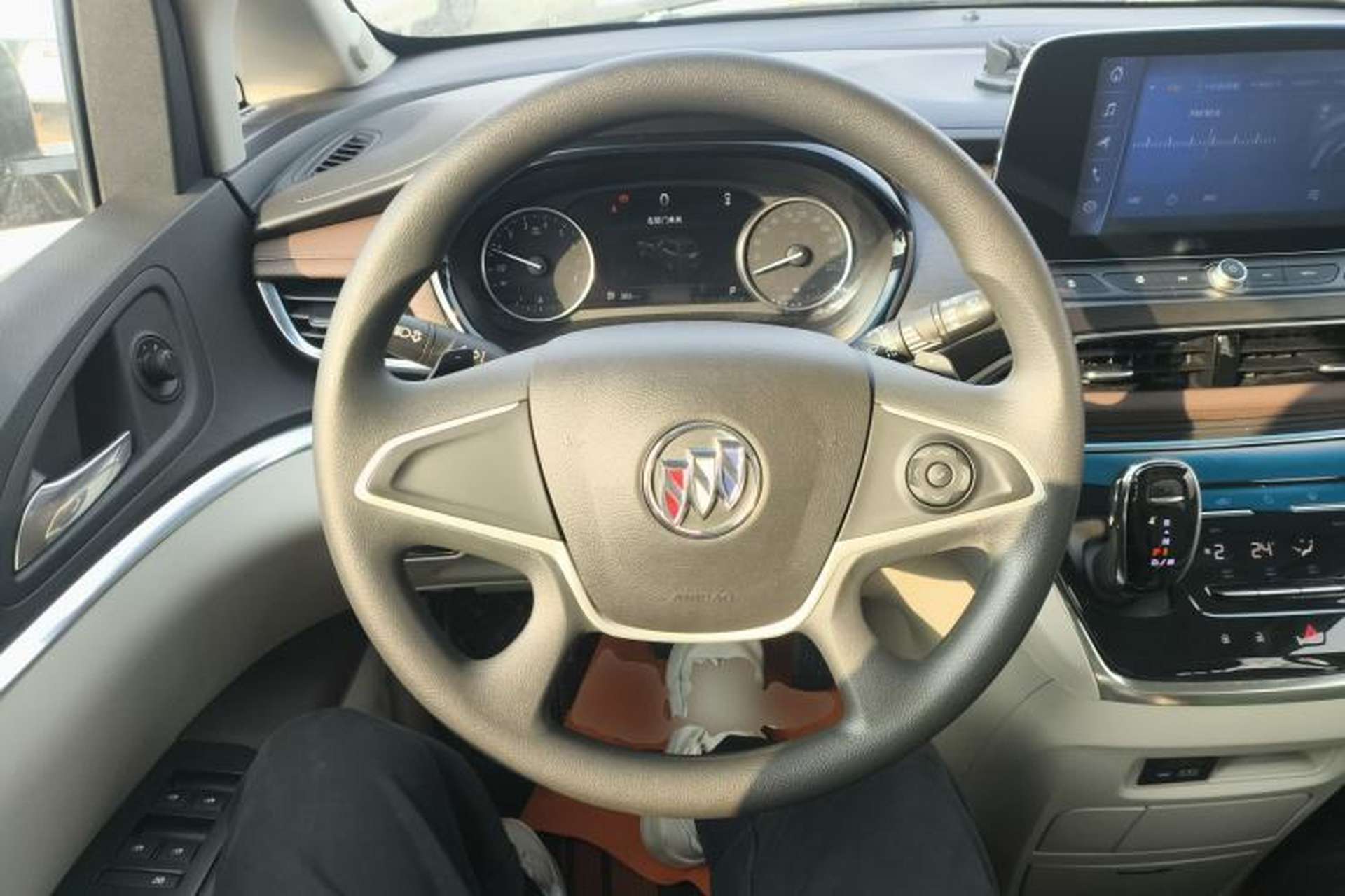 Used Buick GL8 2023 Land Executive Class Comfort Model Steering Wheel