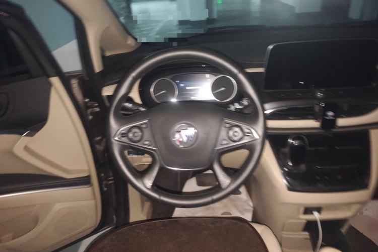 Used Buick GL8 2023 Facelifted Land Cruiser Executive Luxury Version Steering Wheel