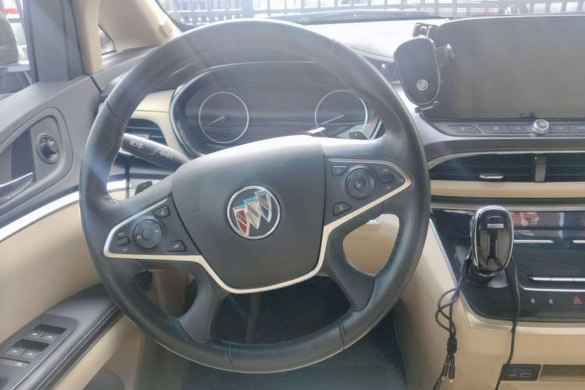 Used Buick GL8 2023 Facelifted Land Cruiser Executive Luxury Version Steering Wheel