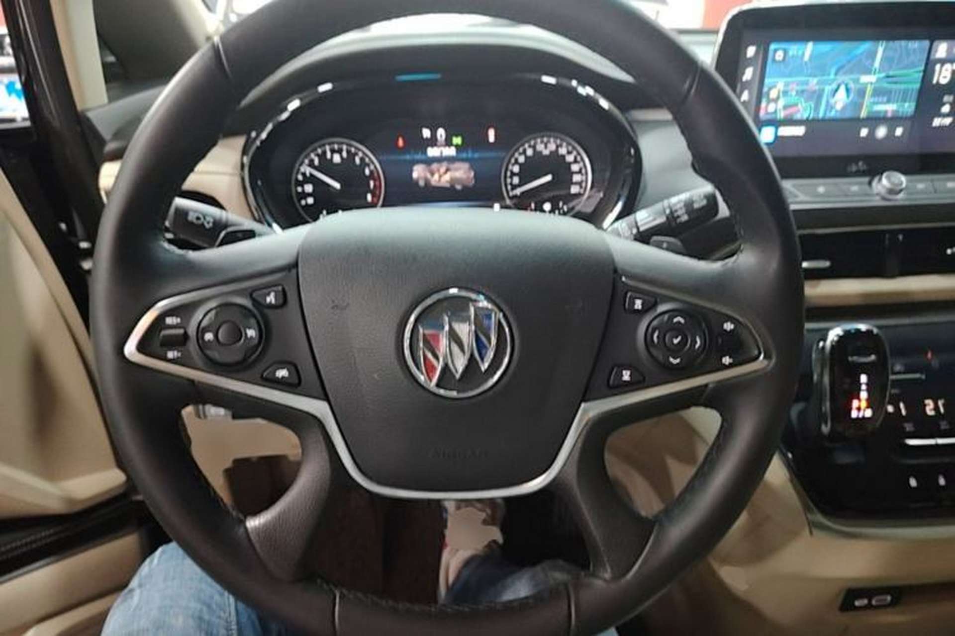 Used Buick GL8 2023 Facelifted Land Cruiser Executive Luxury Version Steering Wheel