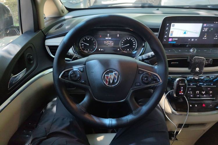 Used Buick GL8 2023 Facelifted Land Cruiser Executive Luxury Version Steering Wheel